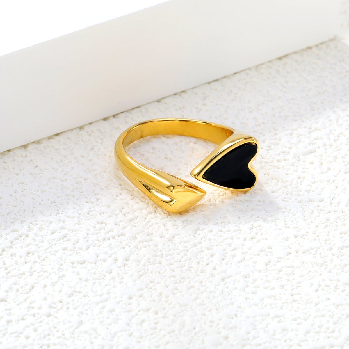 Bague Cœur Dorée – Pierre Noire Onyx