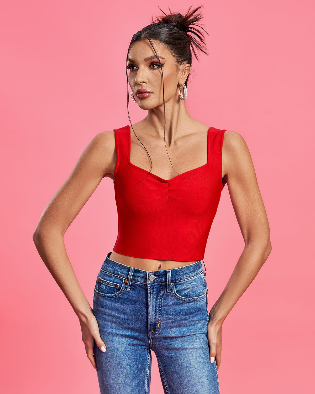 Crop Top Bandage Rouge – Décolleté Sweetheart & Bretelles Larges | Casual Luxe