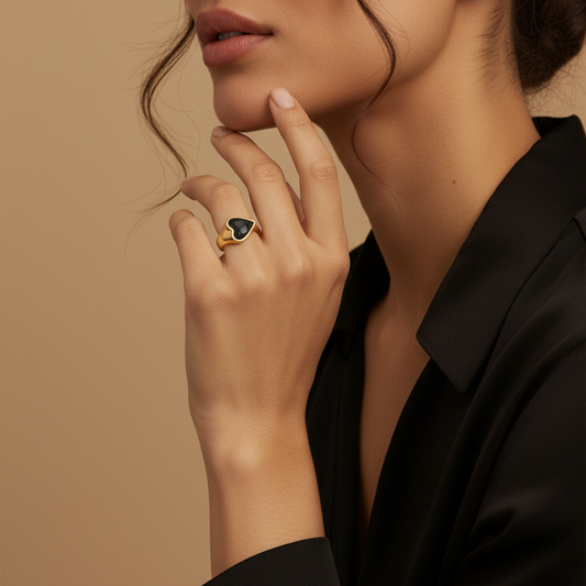 Bague Cœur Dorée – Pierre Noire Onyx