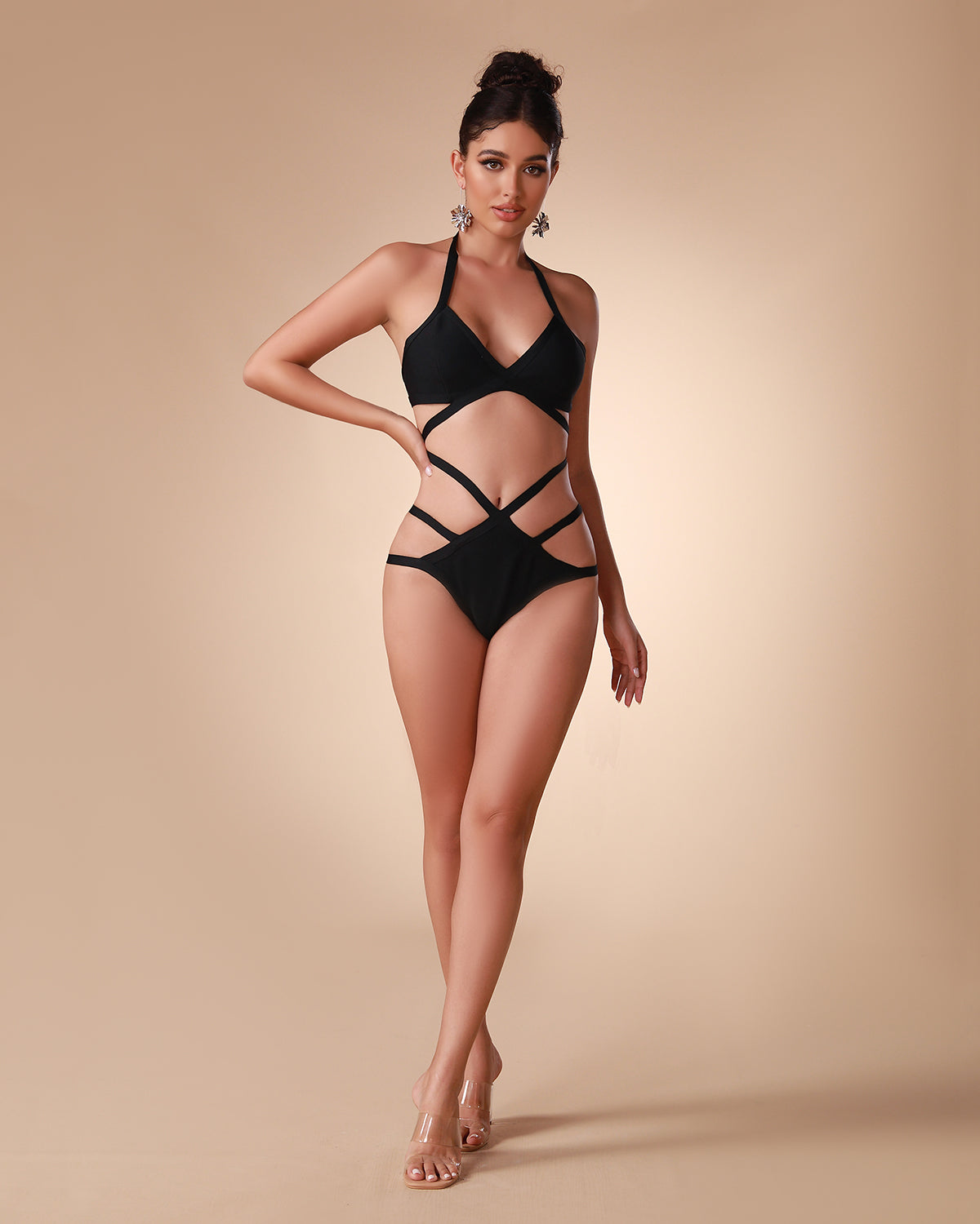 Bikini Noir Luxe – Haut Triangle Halter & Lanières Croisées Taille | Plage Édito